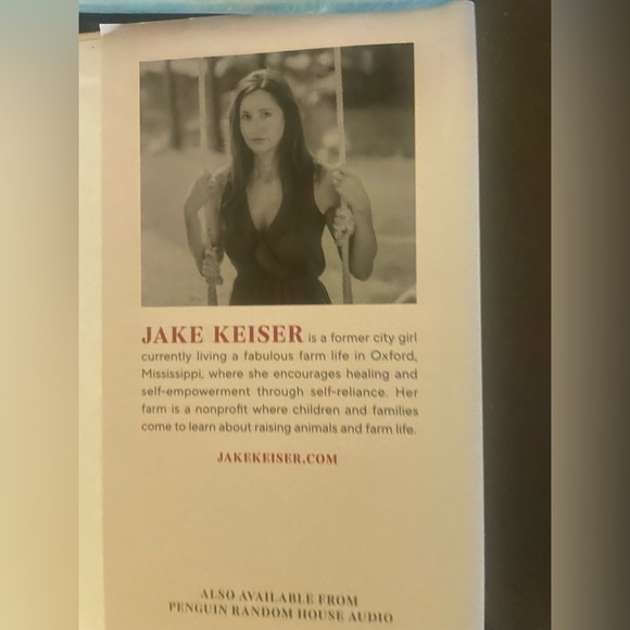 DAFFODIL HILL - Picture 3 of 4